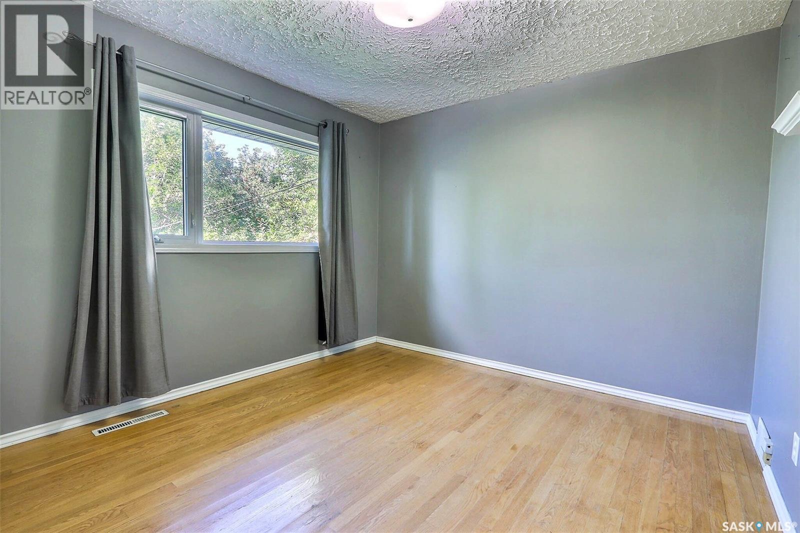 324 19th Street W, Prince Albert, Saskatchewan  S6V 4C7 - Photo 8 - SK016079