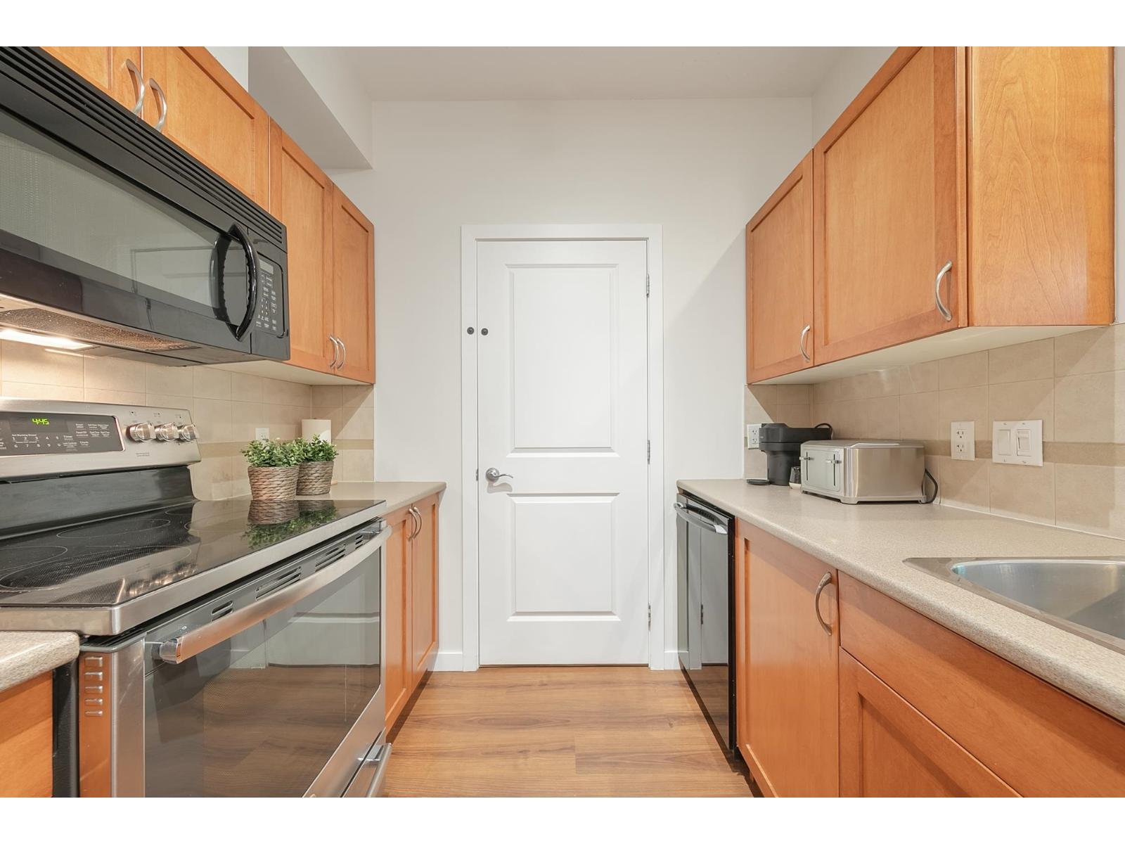 311 33318 E Bourquin Crescent, Abbotsford, British Columbia  V2S 0A6 - Photo 7 - R3039048
