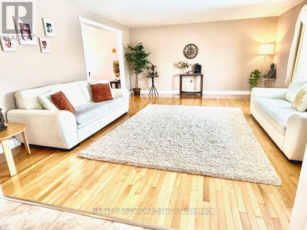 Property at 522 SPOONER DRIVE image 3