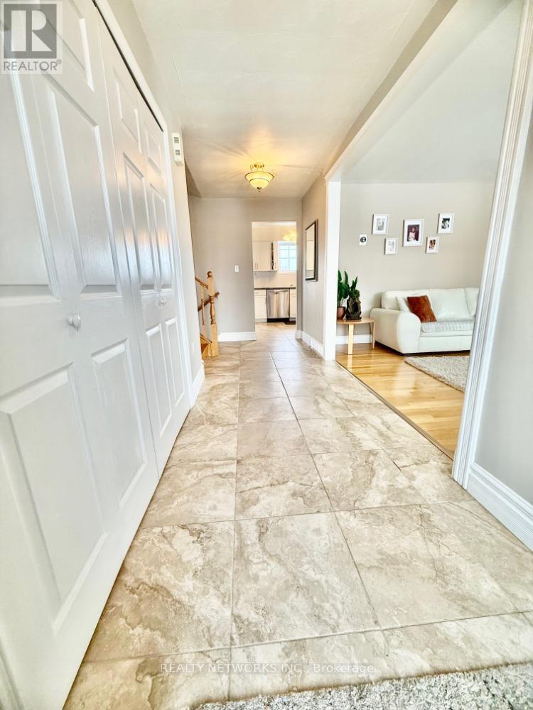 Property at 522 SPOONER DRIVE image 5