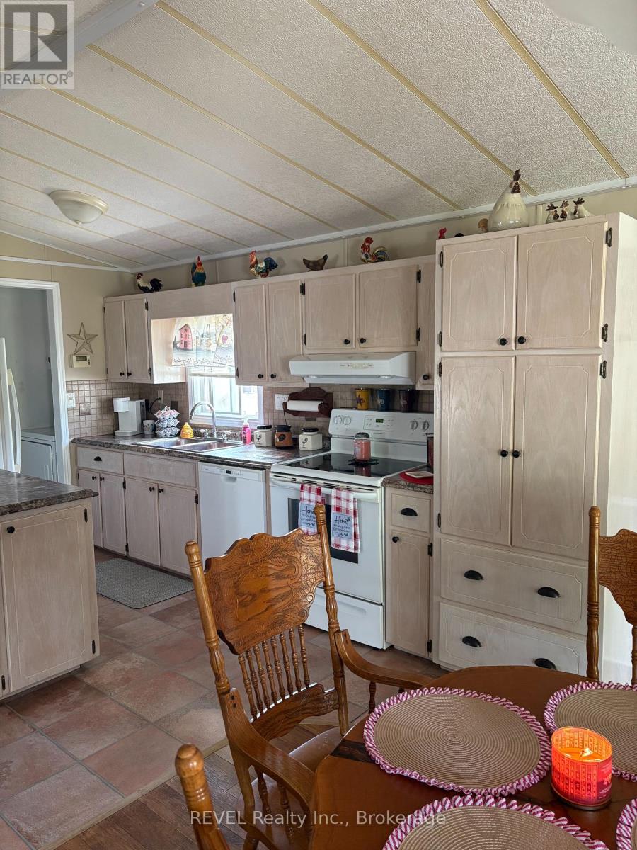 350 - 3033 Townline Road, Fort Erie (Black Creek), Ontario  L0S 1S1 - Photo 13 - X12355507