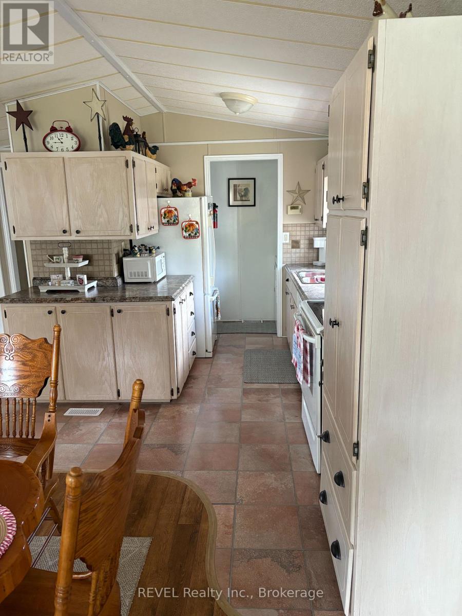 350 - 3033 Townline Road, Fort Erie (Black Creek), Ontario  L0S 1S1 - Photo 14 - X12355507