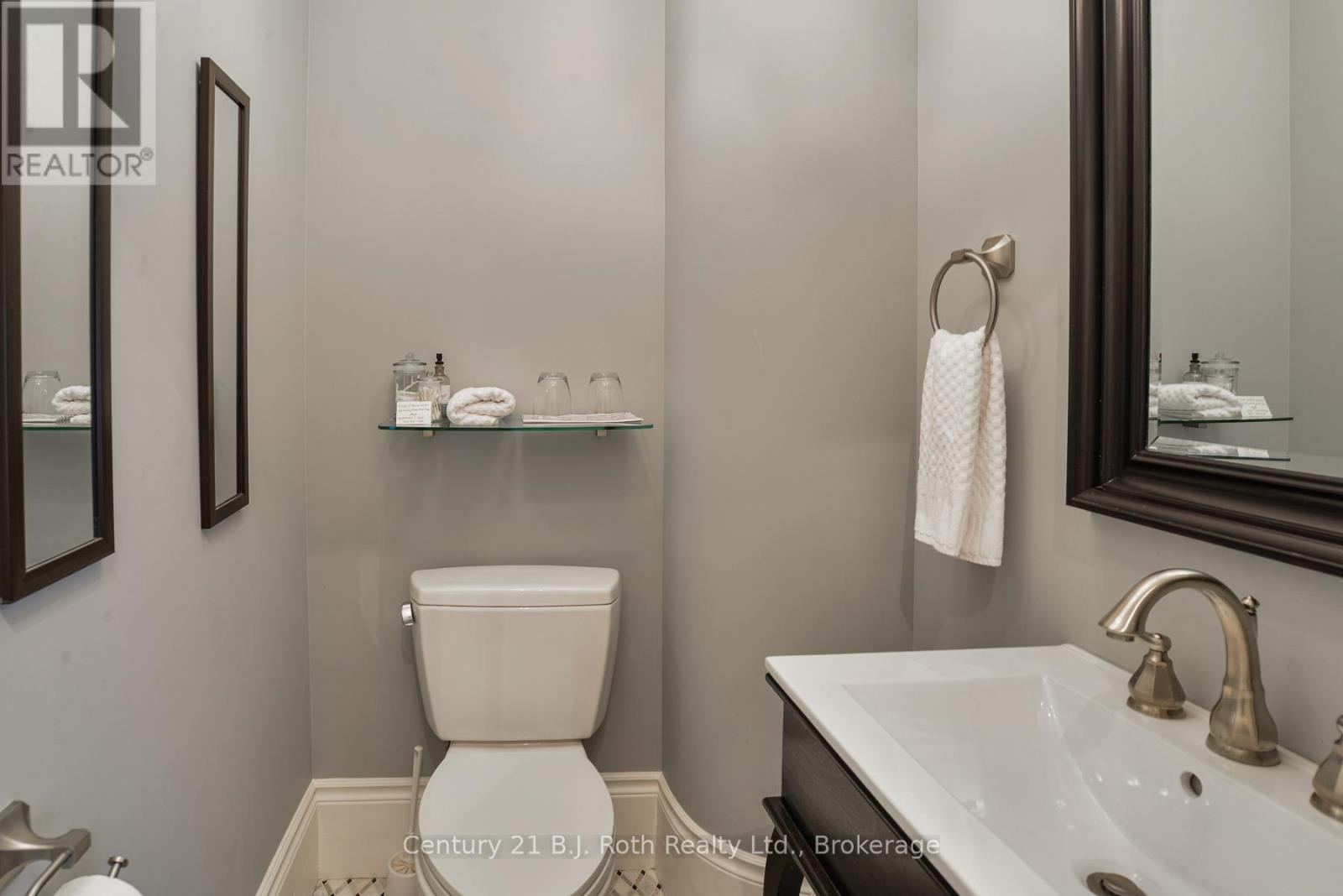 241 Mississaga Street W, Orillia, Ontario  L3V 3B7 - Photo 35 - S12355596