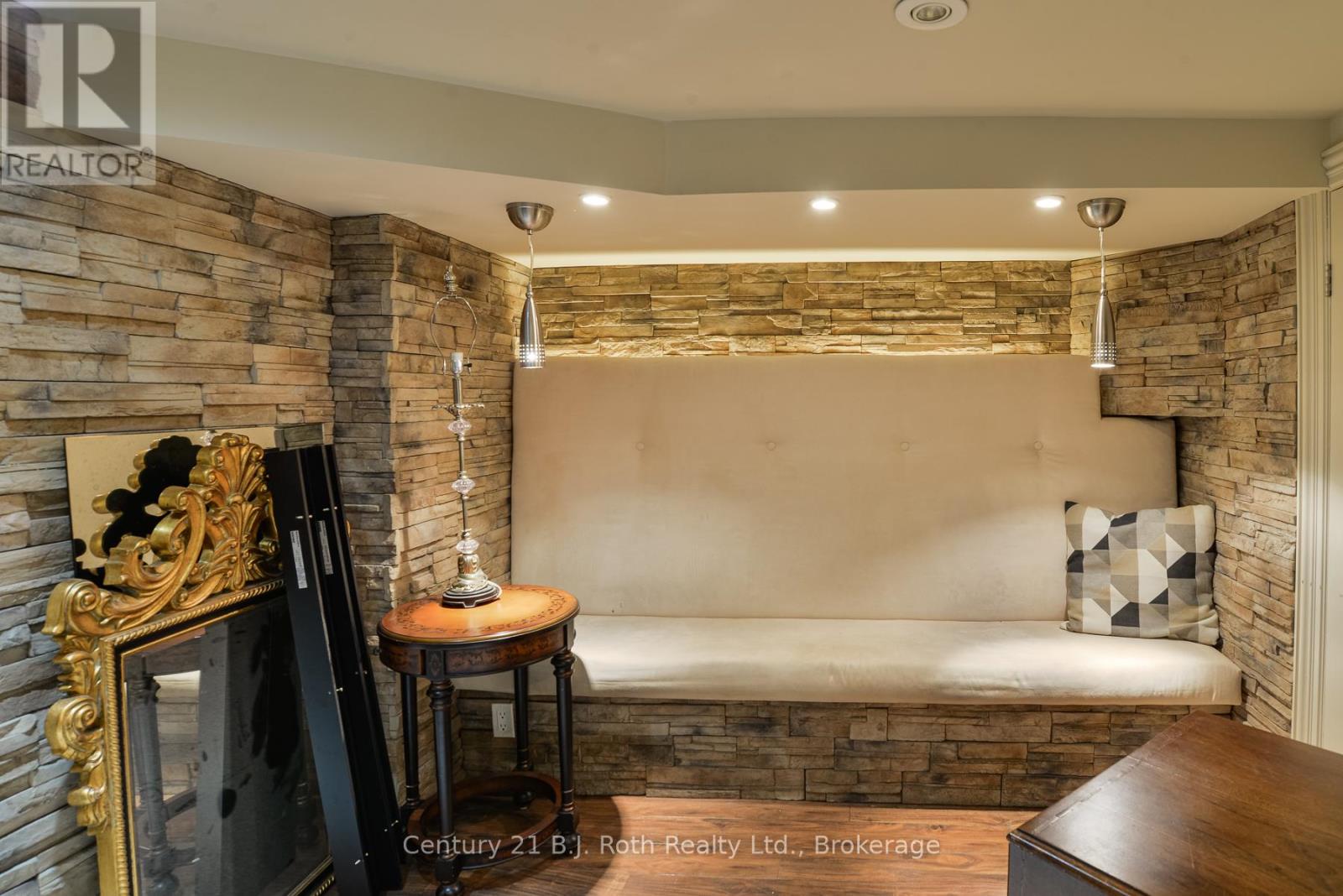 241 Mississaga Street W, Orillia, Ontario  L3V 3B7 - Photo 42 - S12355596