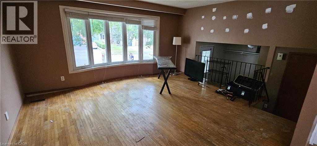 Property at 143 BROOKSIDE Crescent image 3
