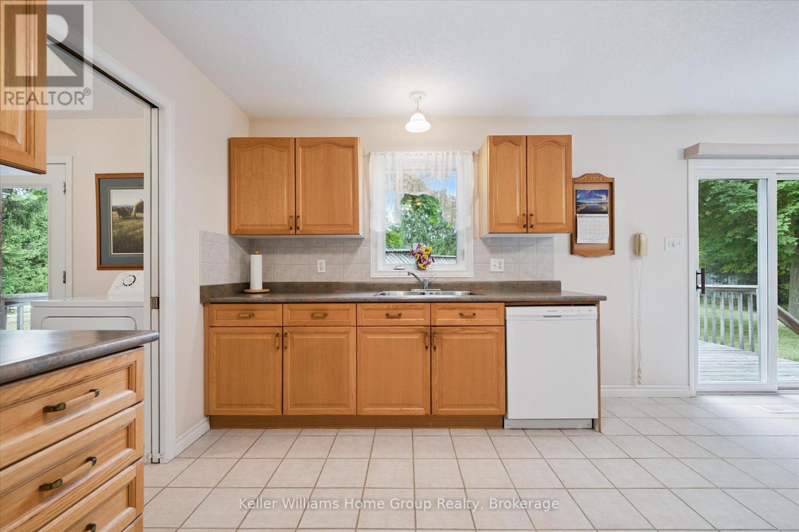 750 Dianne Crescent, Centre Wellington, Ontario  N1M 3N5 - Photo 13 - X12355538