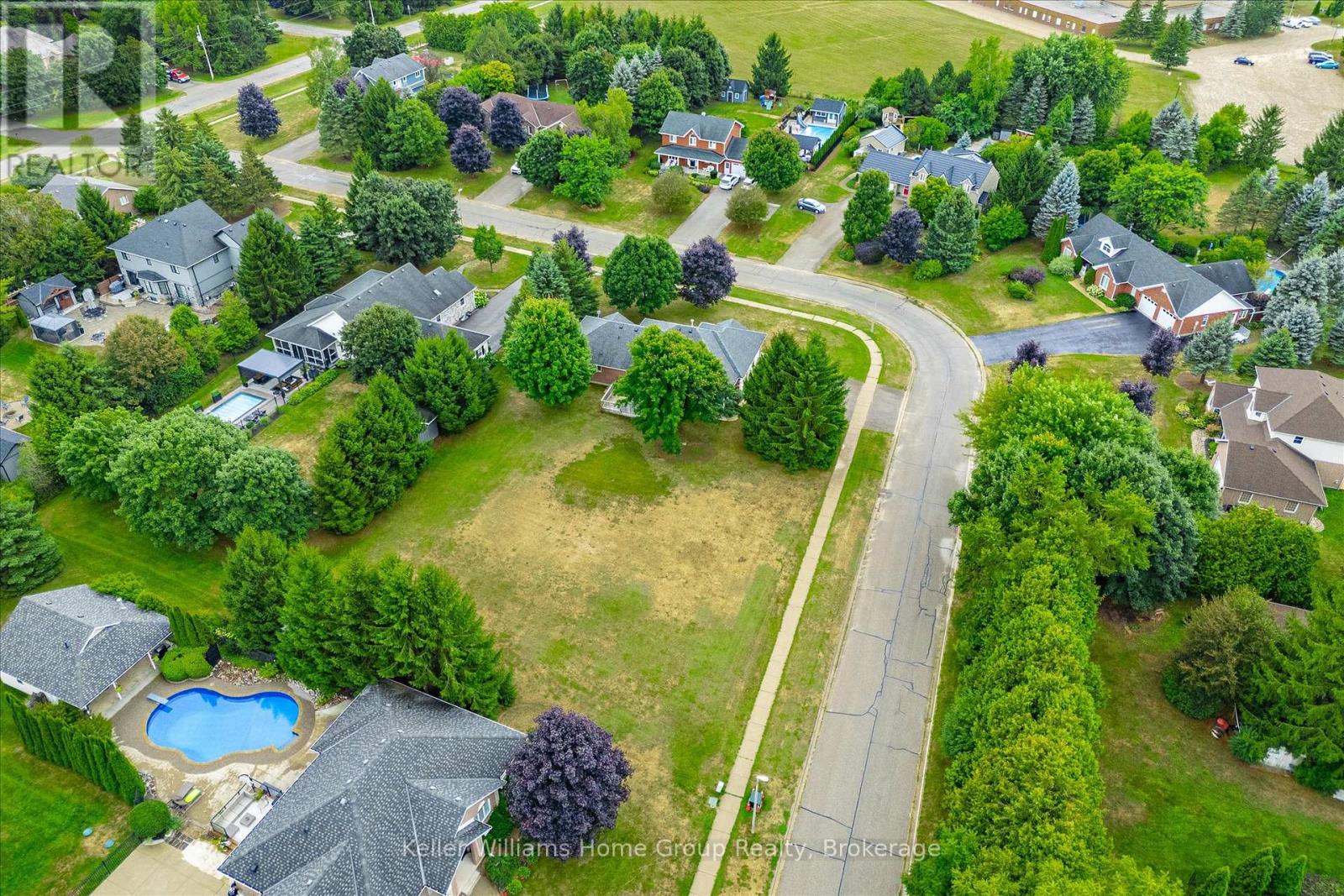 750 Dianne Crescent, Centre Wellington, Ontario  N1M 3N5 - Photo 47 - X12355538