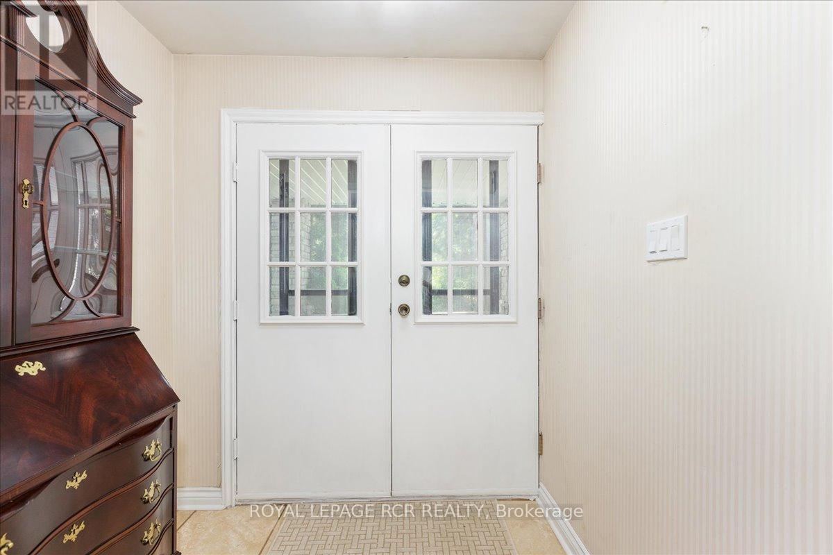 55 Valley Mills Road, East Gwillimbury, Ontario  L0G 1M0 - Photo 9 - N12267063