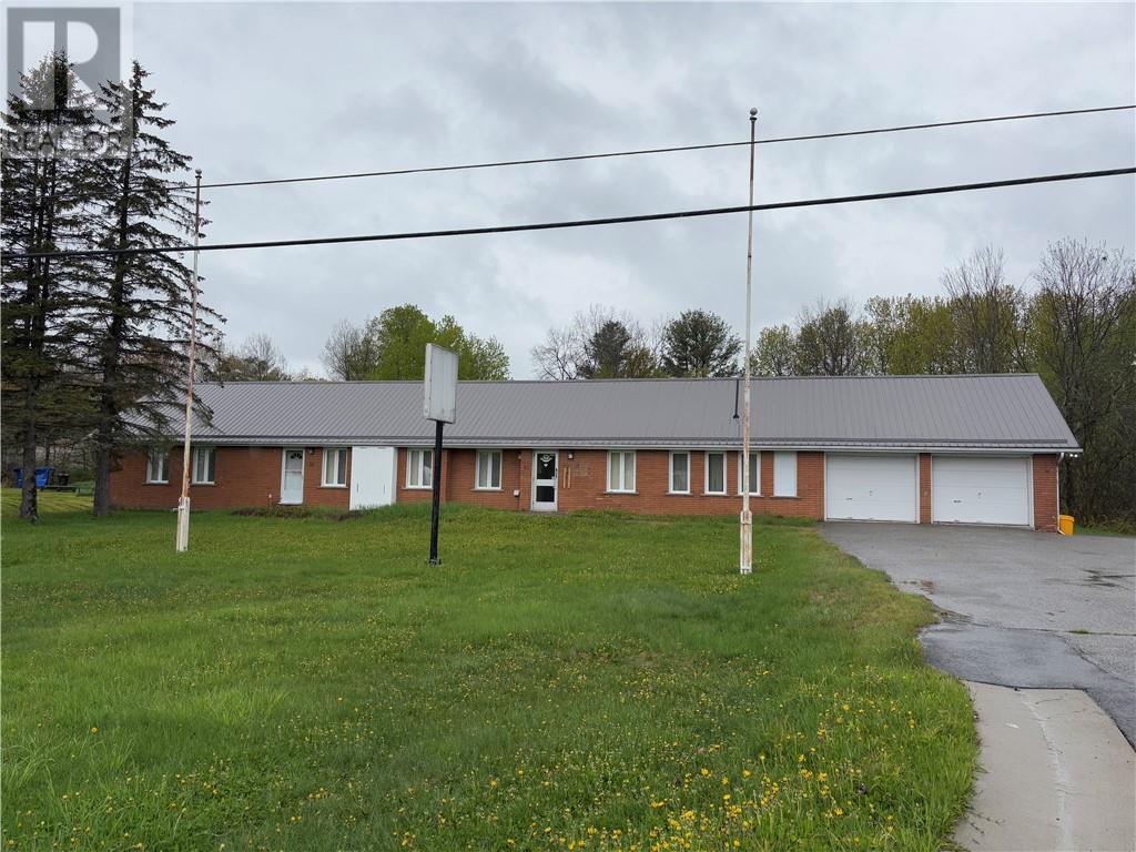 53-55 St Charles St, Killarney, Ontario  P0M 2A0 - Photo 1 - 2123235
