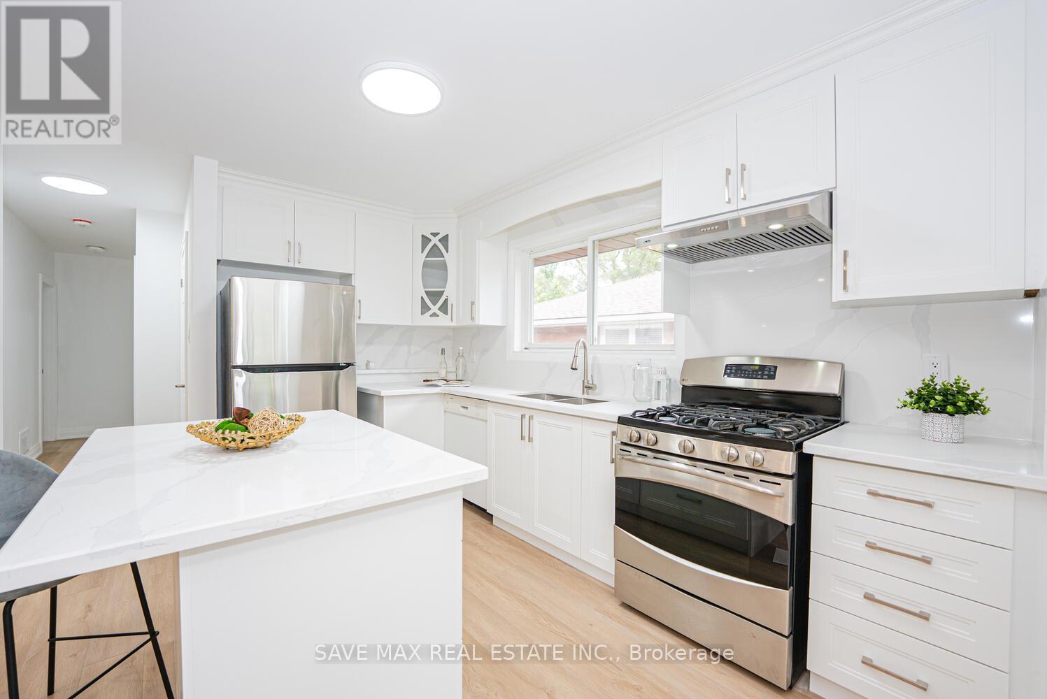 248 West 18th Street, Hamilton, Ontario  L9C 4G9 - Photo 9 - X12355452
