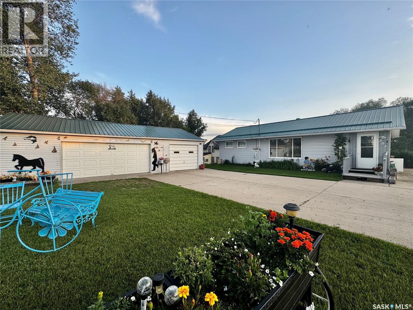 301 1st Street SE, Sturgis, Saskatchewan  S0A 4A0 - Photo 1 - SK016148