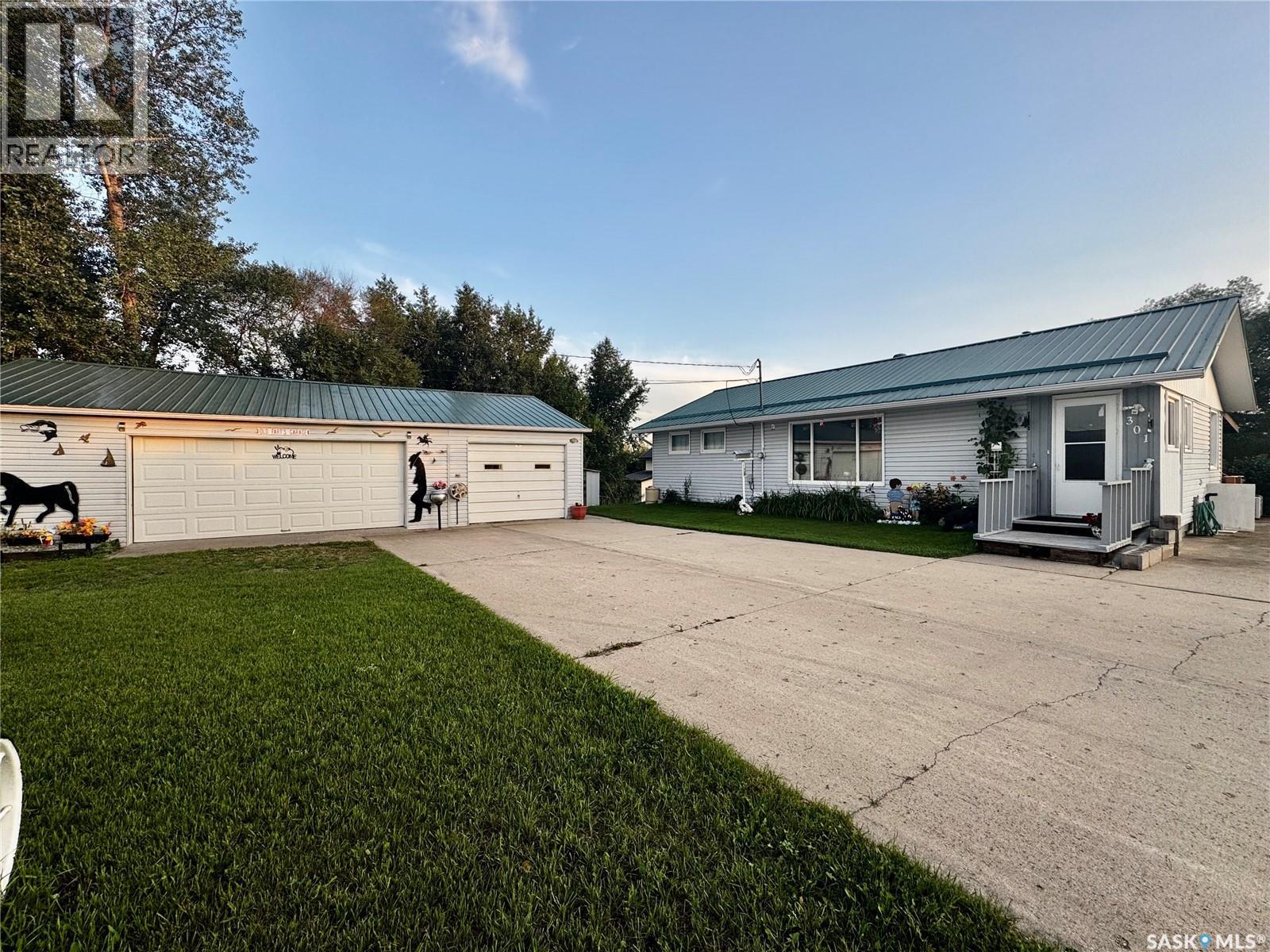 301 1st Street SE, Sturgis, Saskatchewan  S0A 4A0 - Photo 2 - SK016148