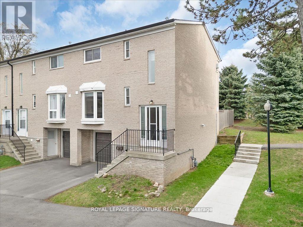 11 - 2 LISZT GATE, Toronto, Ontario