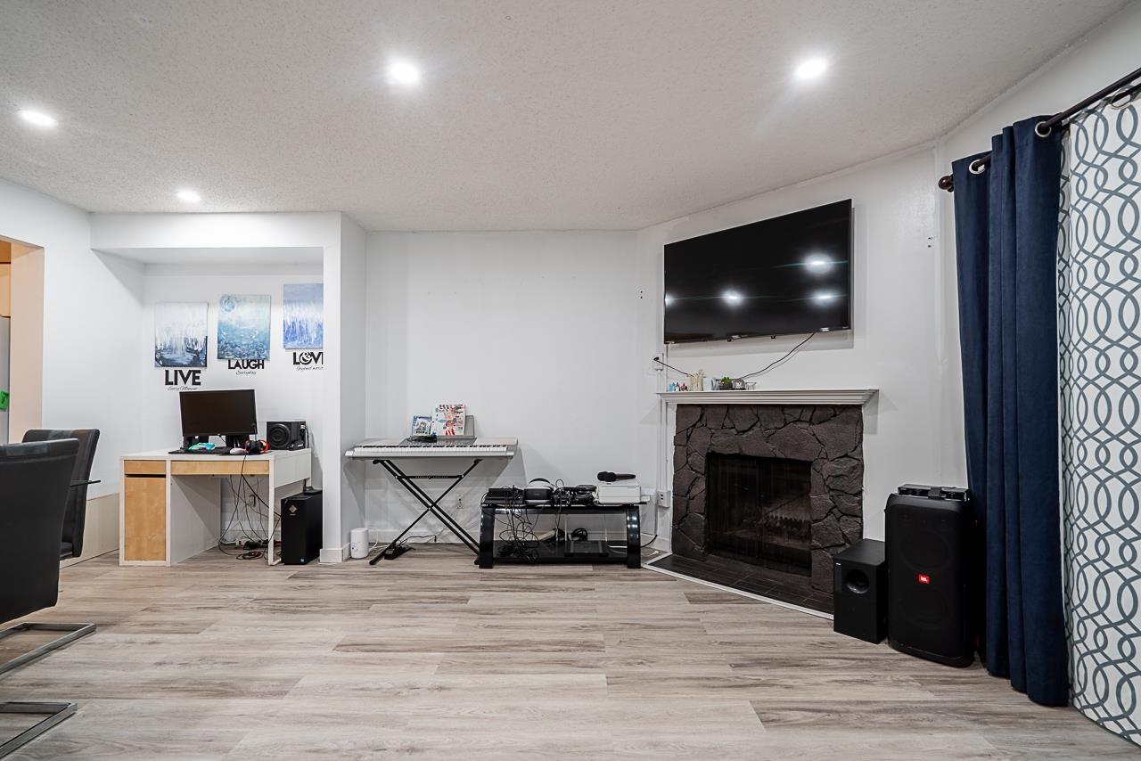 Property at 208 13632 67 AVENUE image 4