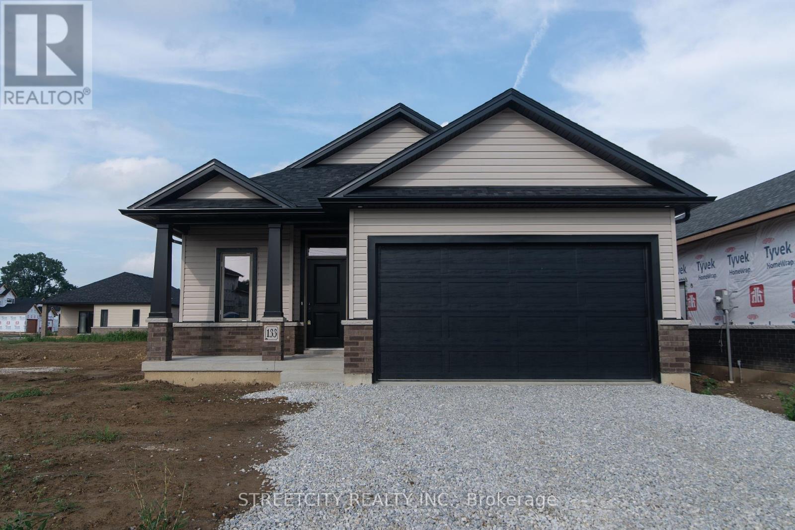 133 Cabot Trail, Chatham-Kent, Ontario  N7L 0G5 - Photo 1 - X12355664