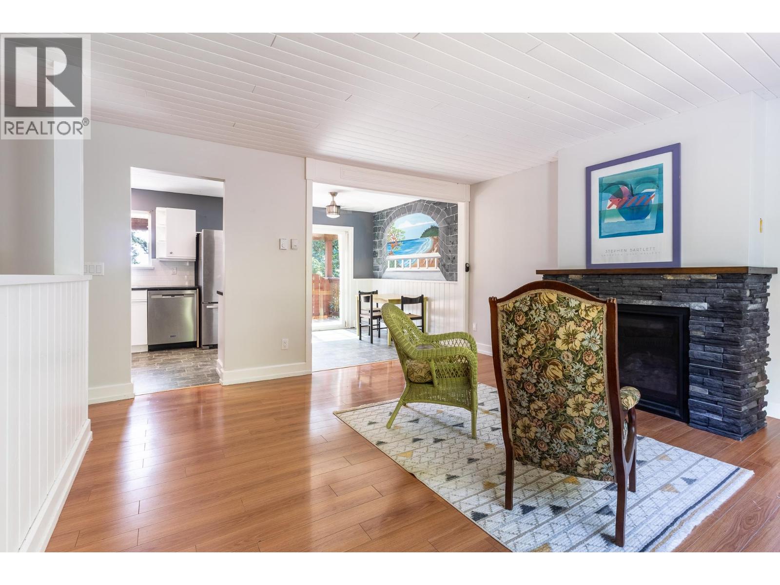 801 Reed Road, Gibsons, British Columbia  V0N 1V7 - Photo 9 - R3039052