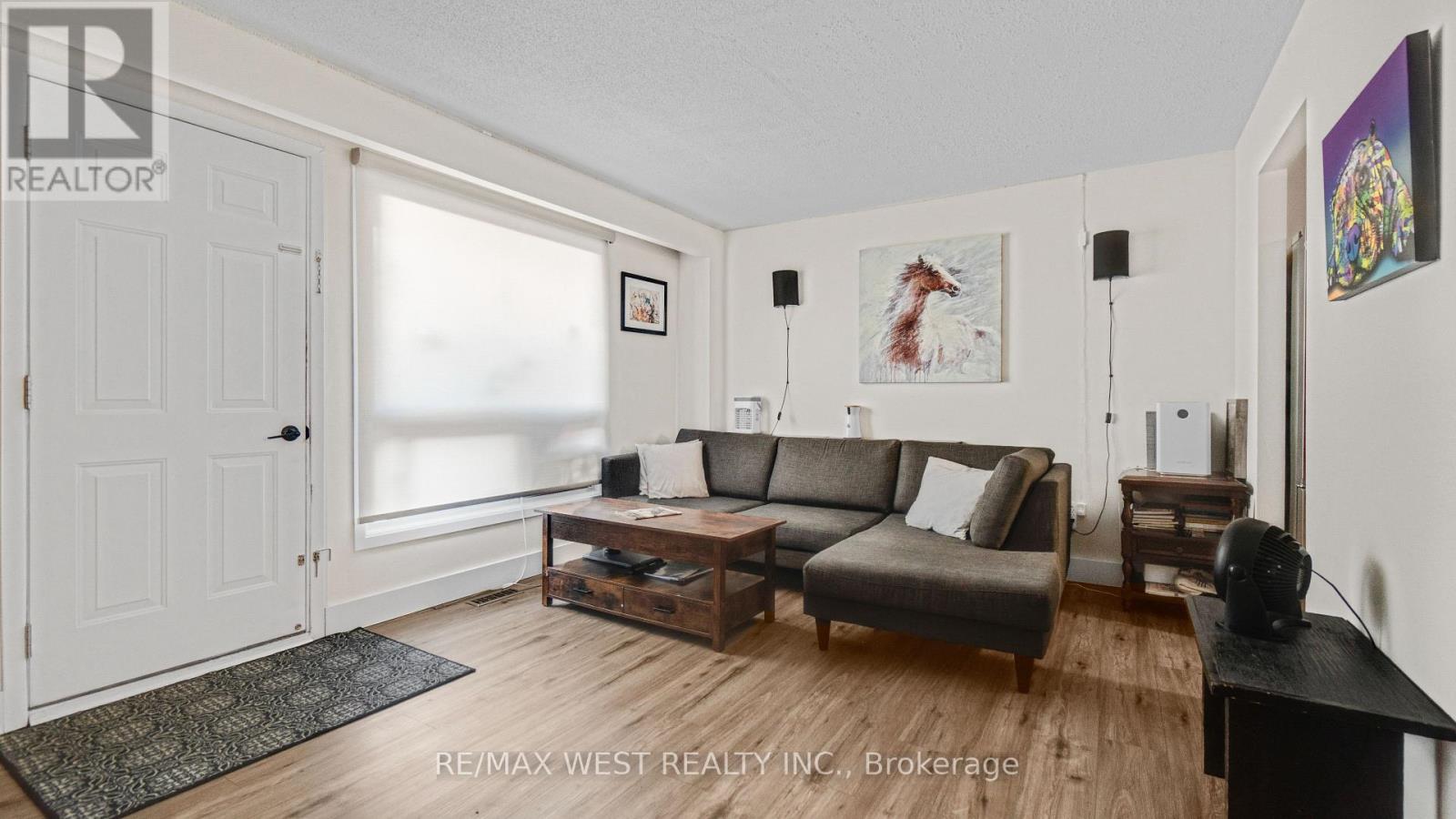 18 - 165 Green Valley Drive, Kitchener, Ontario  N2P 1K3 - Photo 2 - X12355492