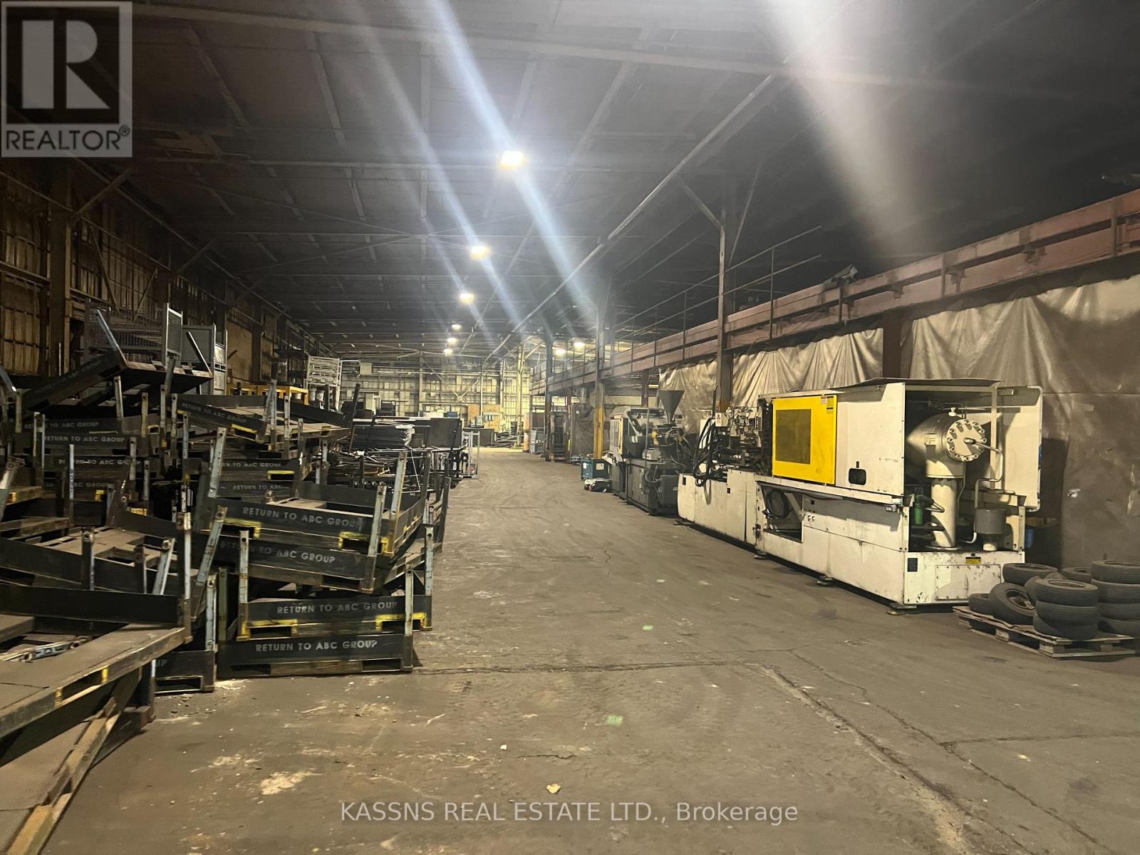 37 Mill Street West, Chatham-Kent, Ontario  N0P 2L0 - Photo 2 - X12355528