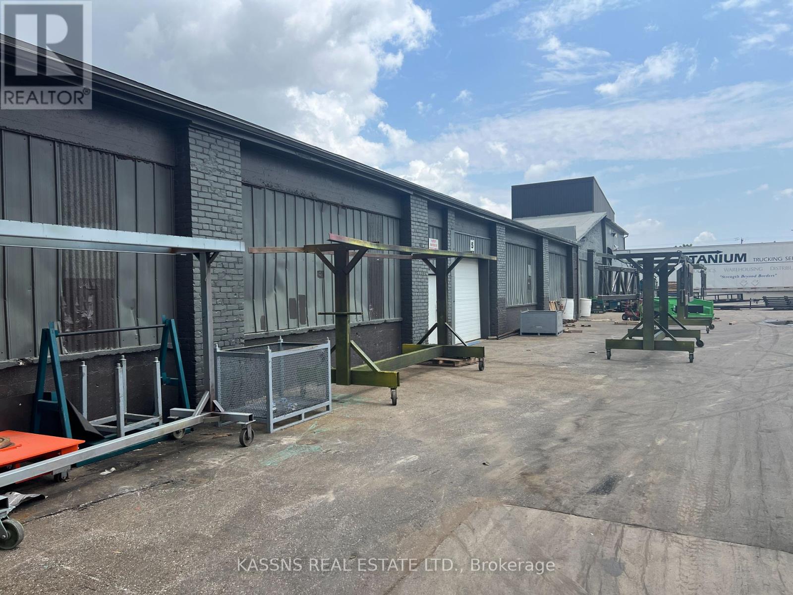 37 Mill Street West, Chatham-Kent, Ontario  N0P 2L0 - Photo 8 - X12355528