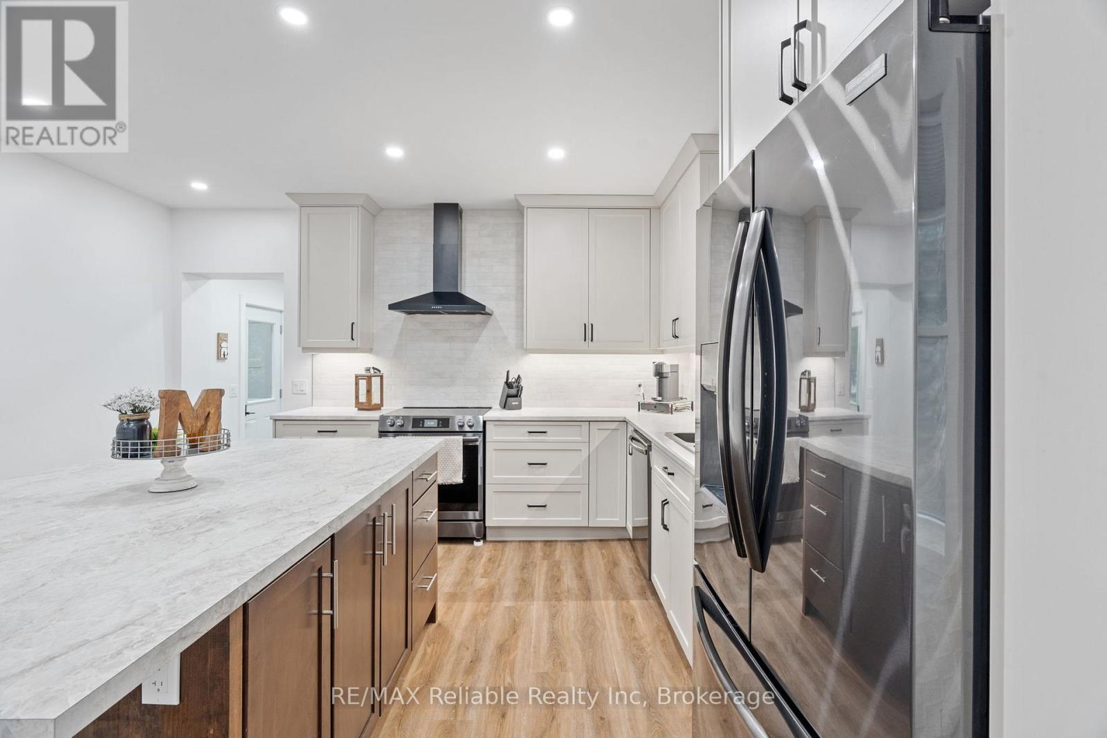 78 Daly Street, Huron East, Ontario  N0K 1W0 - Photo 11 - X12355605
