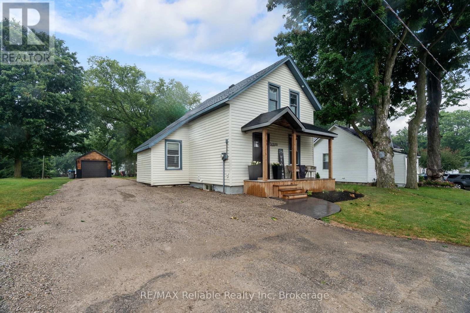 78 Daly Street, Huron East, Ontario  N0K 1W0 - Photo 3 - X12355605