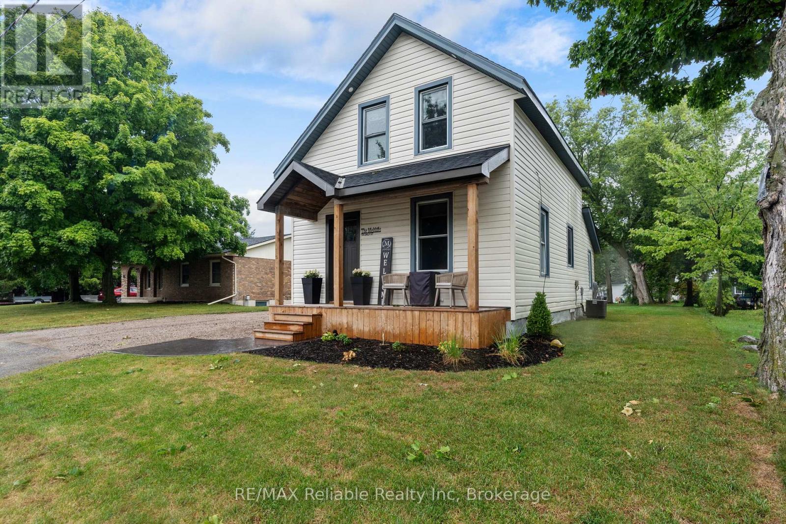 78 Daly Street, Huron East, Ontario  N0K 1W0 - Photo 5 - X12355605