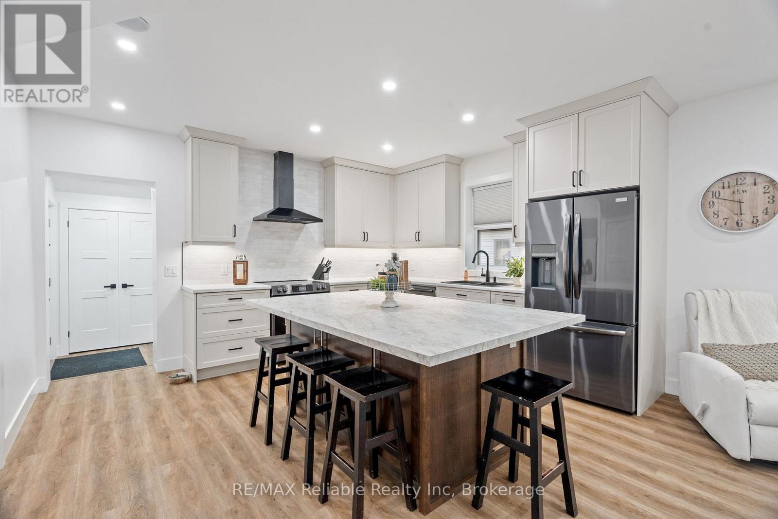 78 Daly Street, Huron East, Ontario  N0K 1W0 - Photo 8 - X12355605