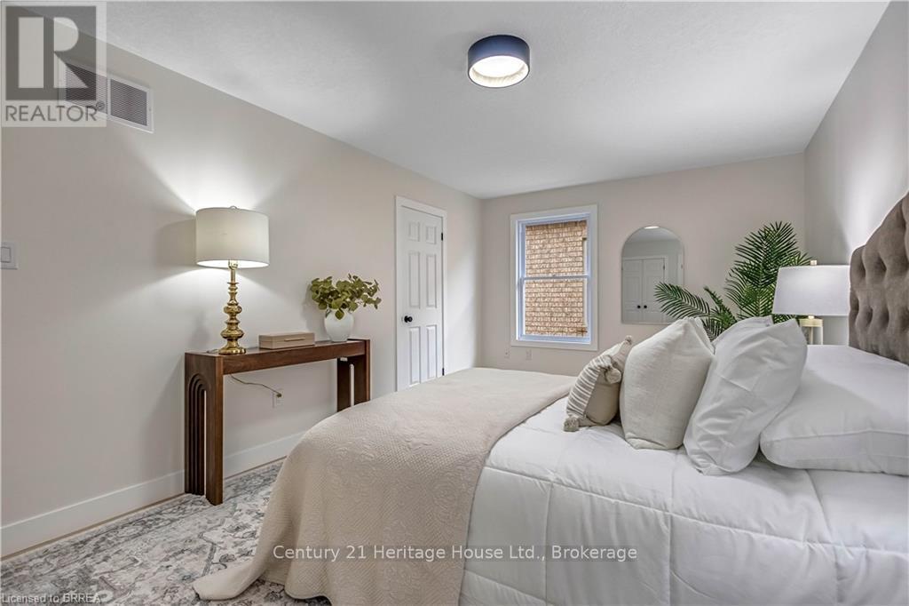 29 Casson Lane, Brantford, Ontario  N3R 7Z5 - Photo 19 - X12355671