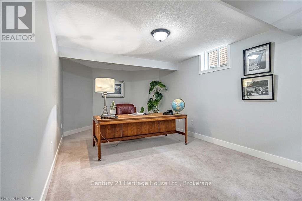 29 Casson Lane, Brantford, Ontario  N3R 7Z5 - Photo 25 - X12355671