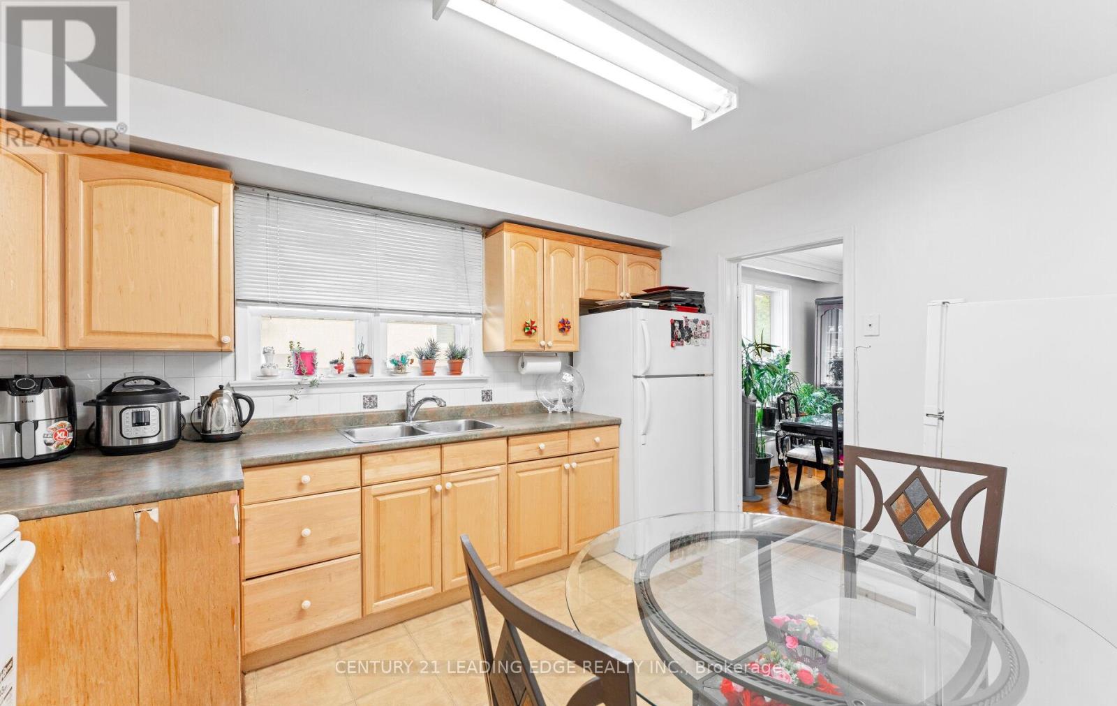 24 Burbank Drive, Toronto, Ontario  M2K 1M8 - Photo 17 - C12355654