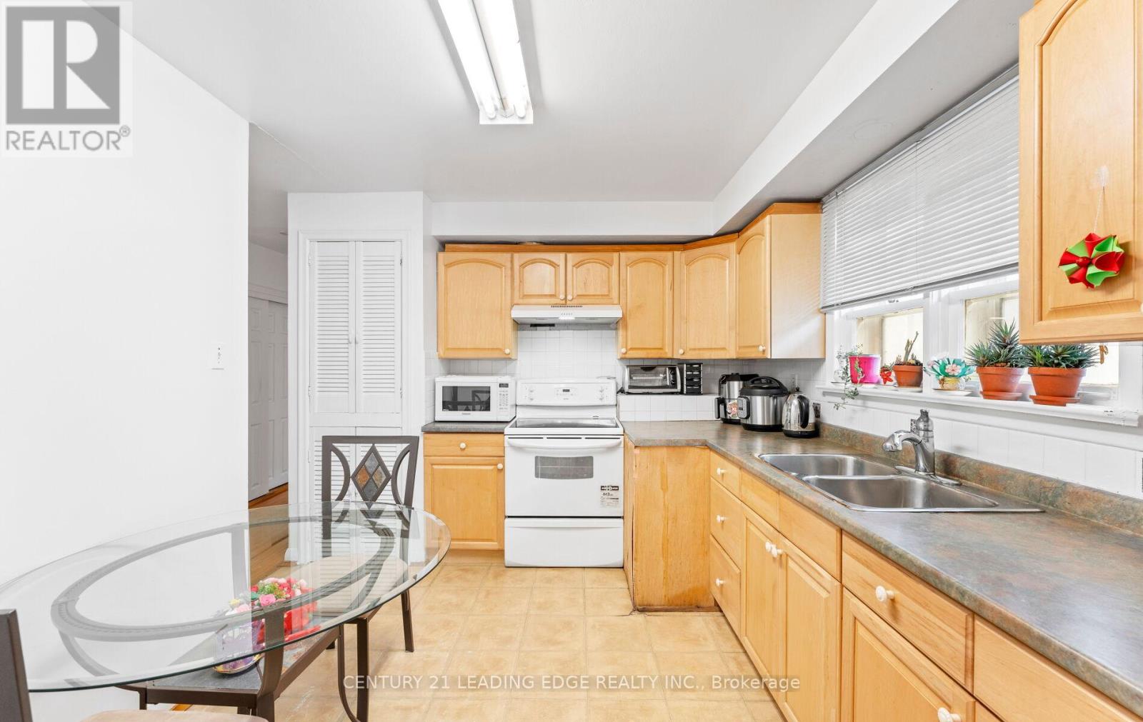 24 Burbank Drive, Toronto, Ontario  M2K 1M8 - Photo 19 - C12355654