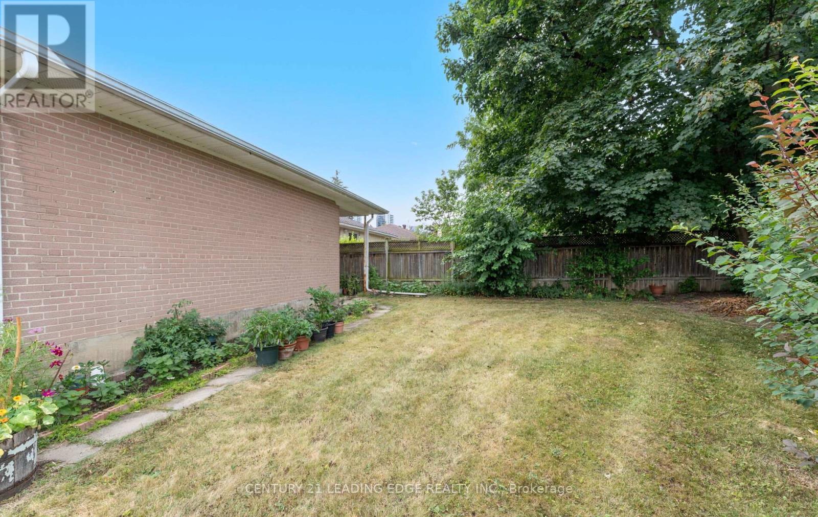 24 Burbank Drive, Toronto, Ontario  M2K 1M8 - Photo 33 - C12355654