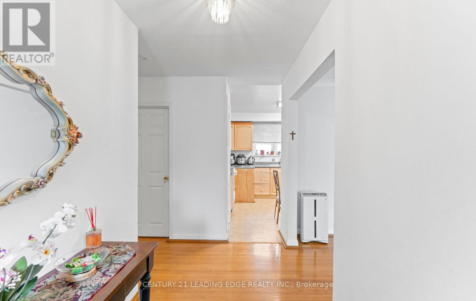 24 Burbank Drive, Toronto, Ontario  M2K 1M8 - Photo 7 - C12355654
