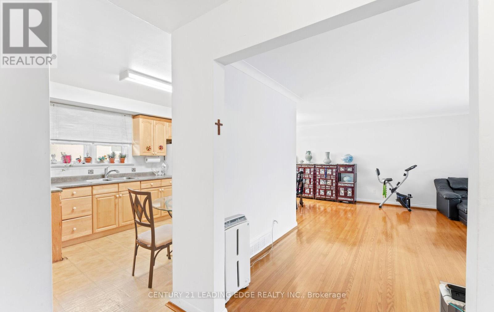 24 Burbank Drive, Toronto, Ontario  M2K 1M8 - Photo 8 - C12355654