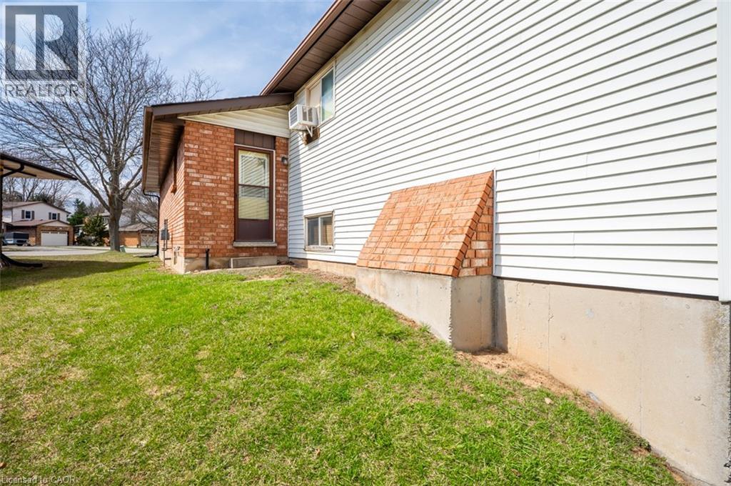 39 Bloomsbury Court, Ancaster, Ontario  L9G 4L6 - Photo 11 - 40761981