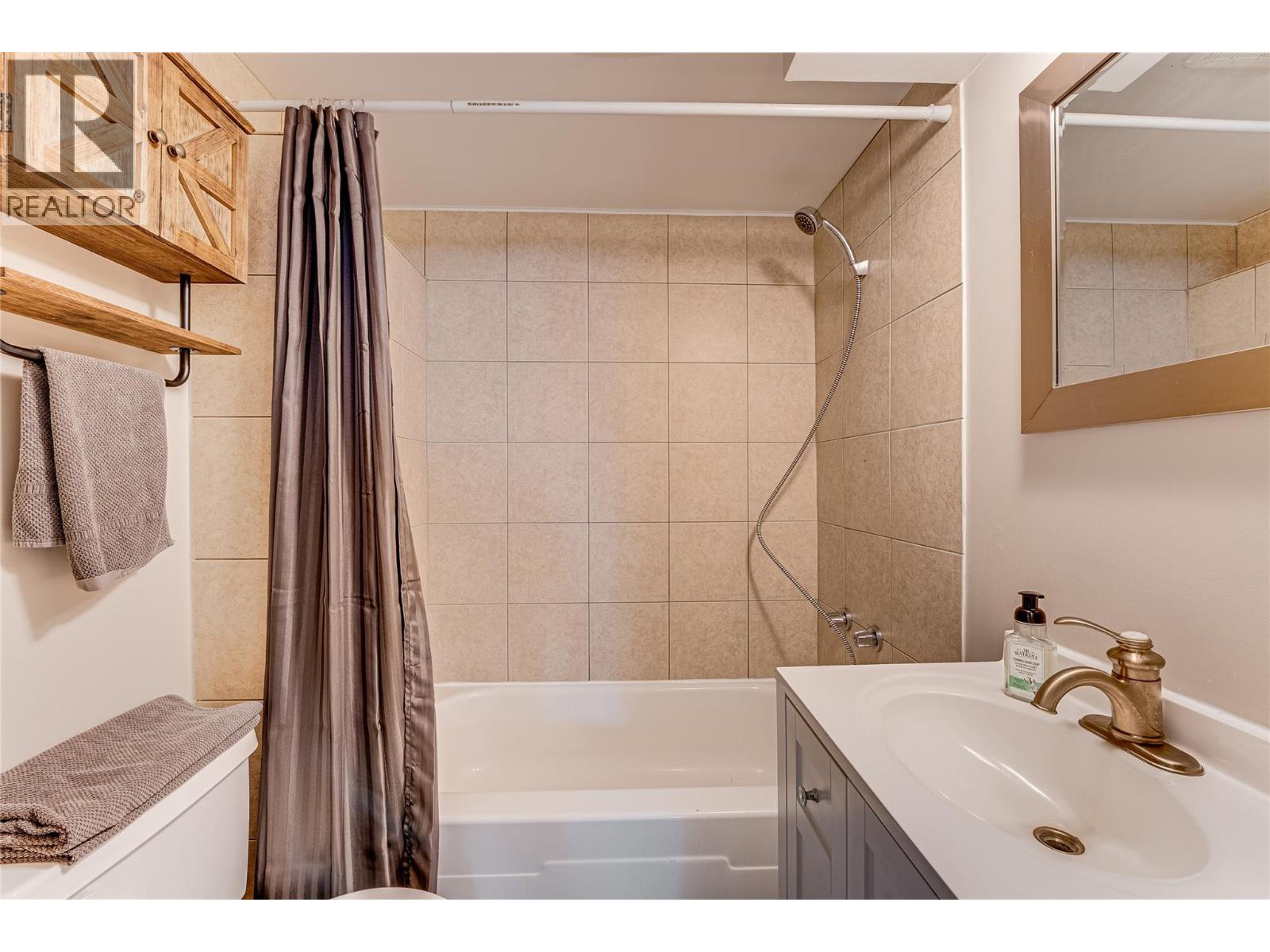 2302 42 Avenue, Vernon, British Columbia  V1T 3J3 - Photo 21 - 10359941