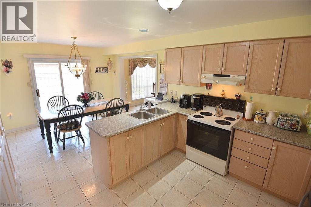 13 Chianti Crescent, Stoney Creek, Ontario  L8E 5W1 - Photo 18 - 40762210