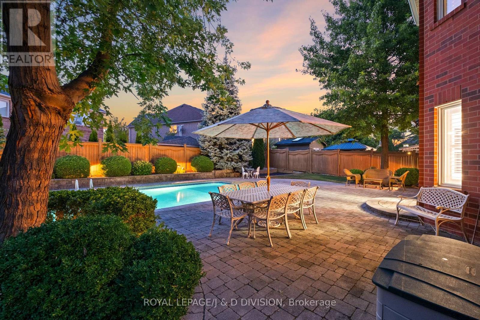 2153 Manor Hill Drive, Mississauga, Ontario  L5M 5H9 - Photo 18 - W12355611