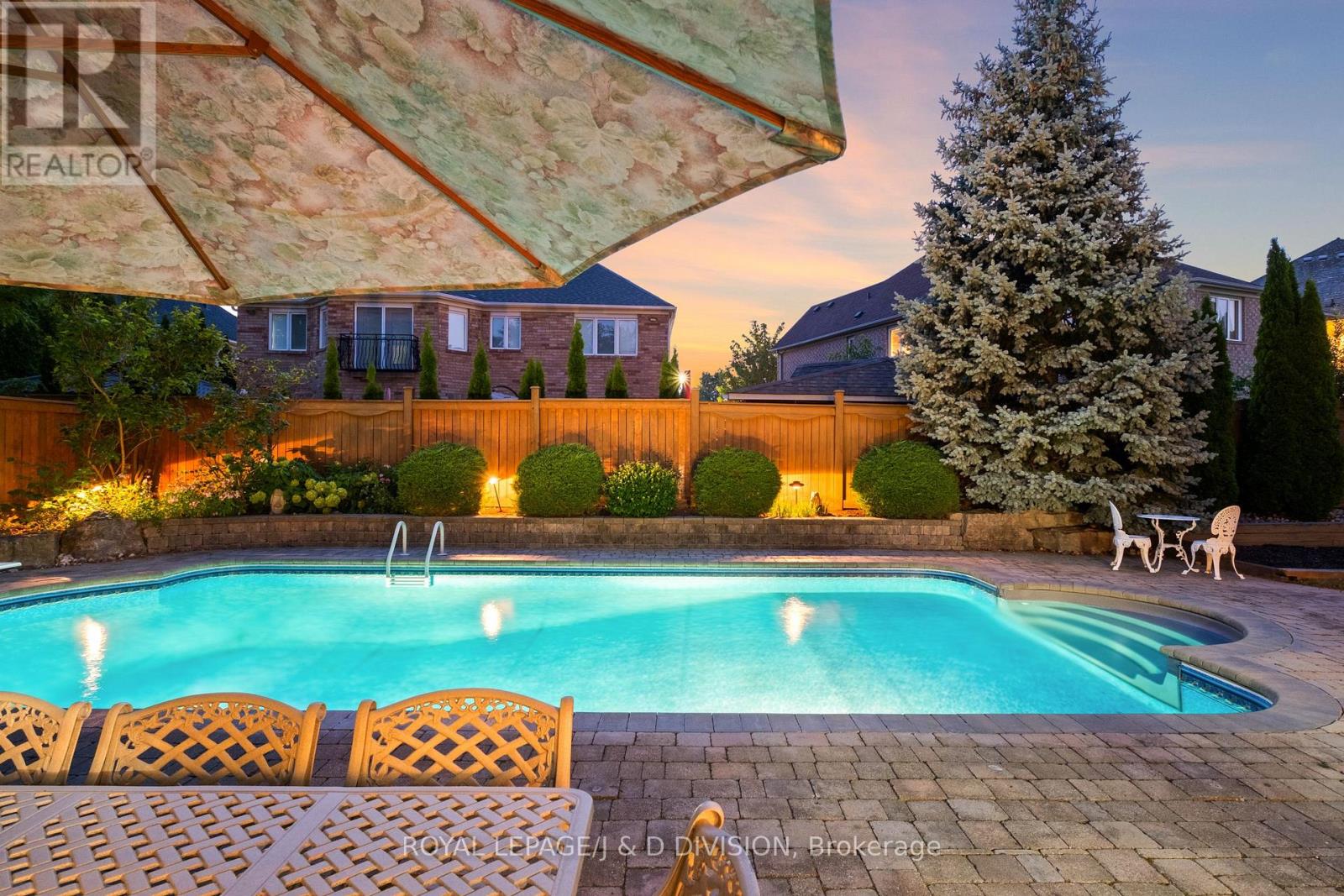 2153 Manor Hill Drive, Mississauga, Ontario  L5M 5H9 - Photo 21 - W12355611