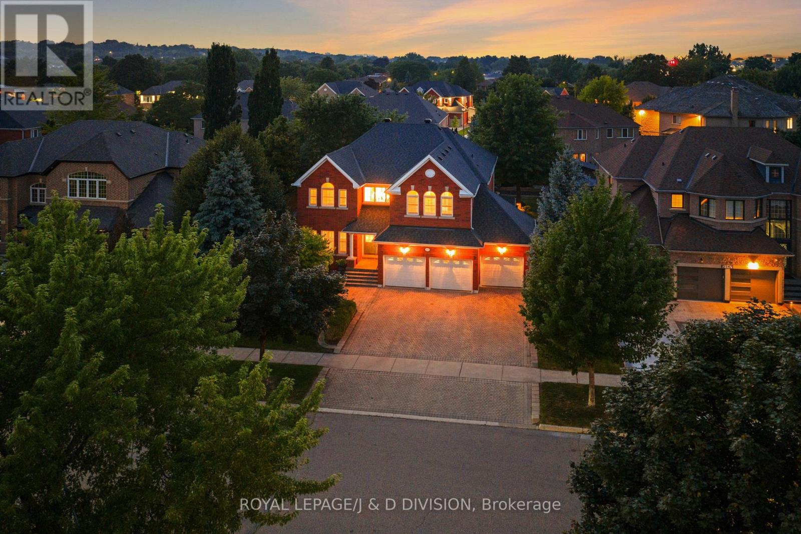 2153 Manor Hill Drive, Mississauga, Ontario  L5M 5H9 - Photo 47 - W12355611