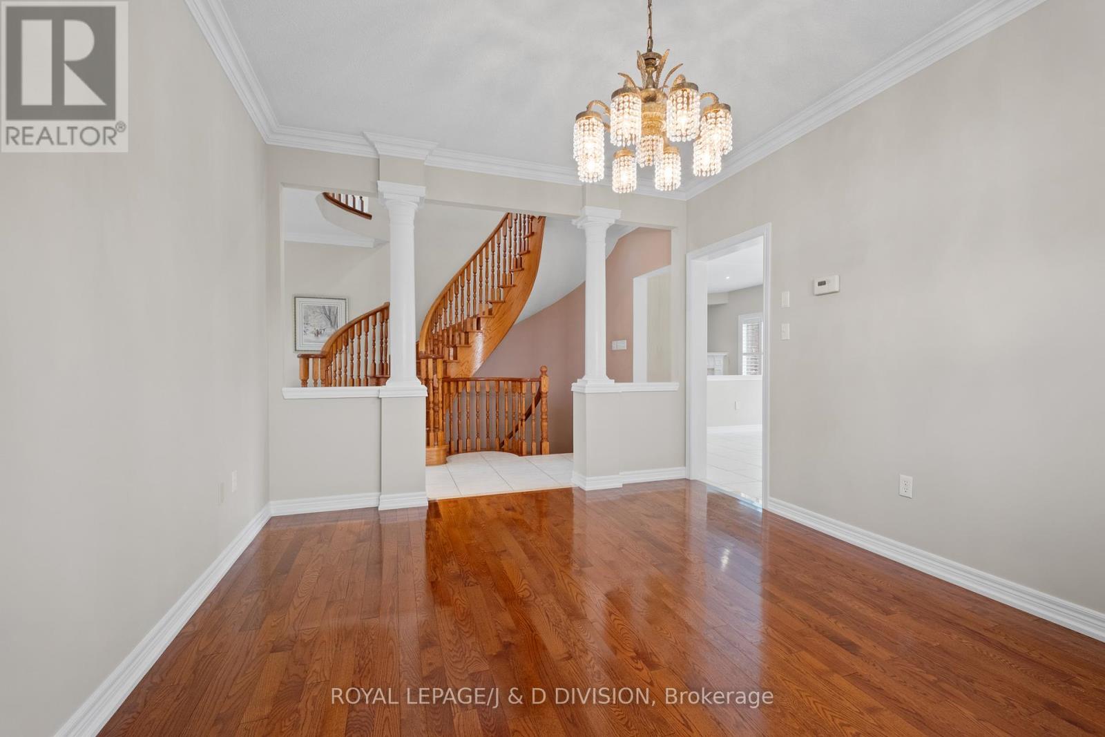 2153 Manor Hill Drive, Mississauga, Ontario  L5M 5H9 - Photo 9 - W12355611