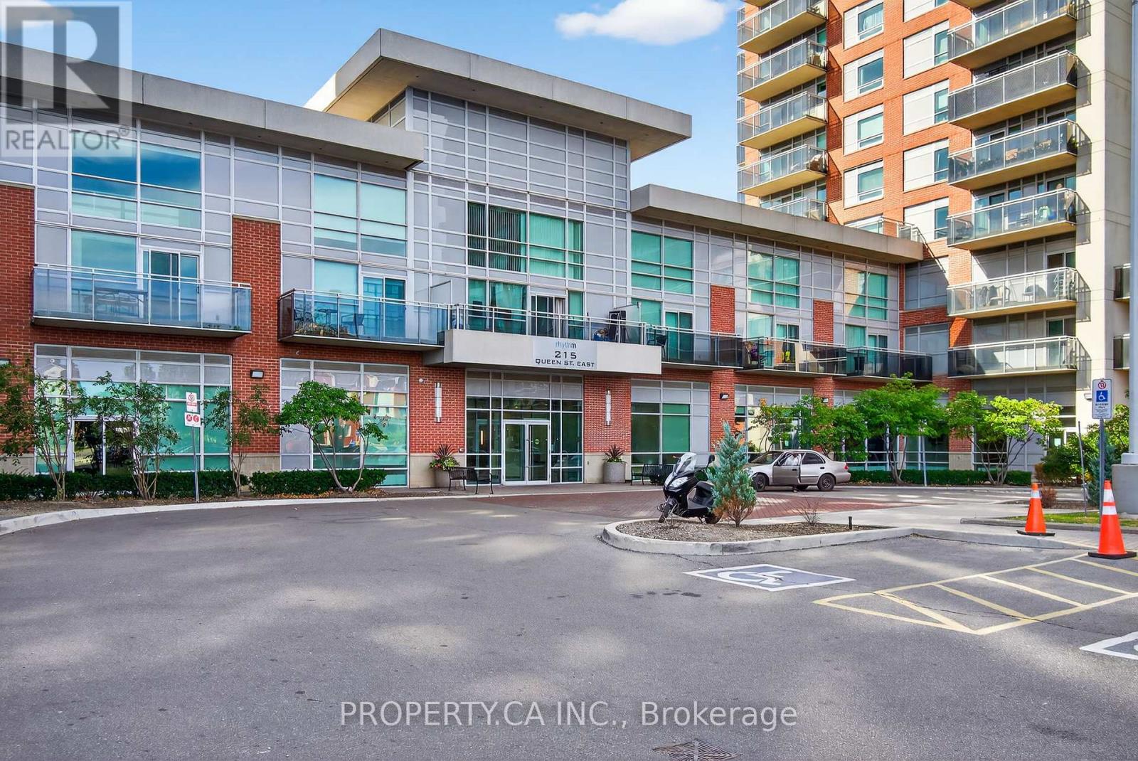 611 - 215 QUEEN STREET E, Brampton, Ontario