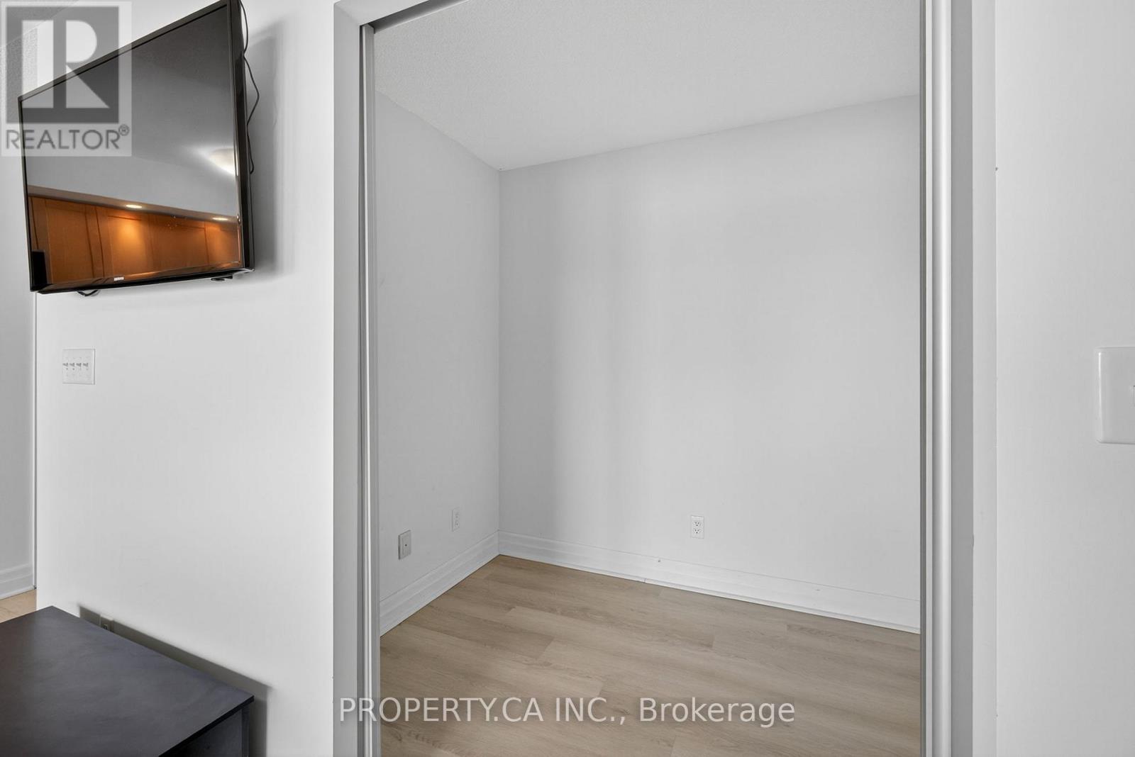 611 - 215 Queen Street E, Brampton, Ontario  L6W 0A9 - Photo 10 - W12355639