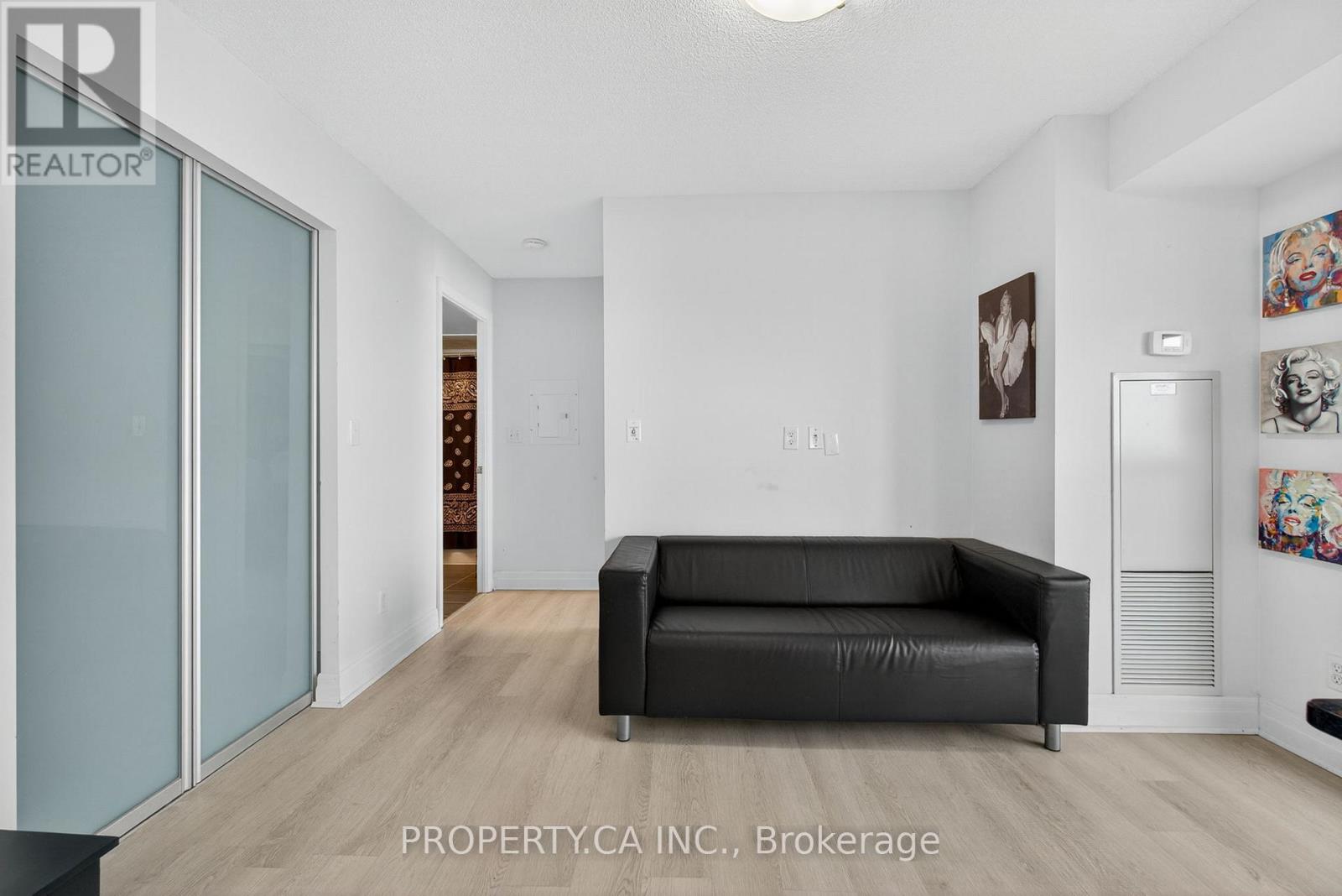 611 - 215 Queen Street E, Brampton, Ontario  L6W 0A9 - Photo 7 - W12355639