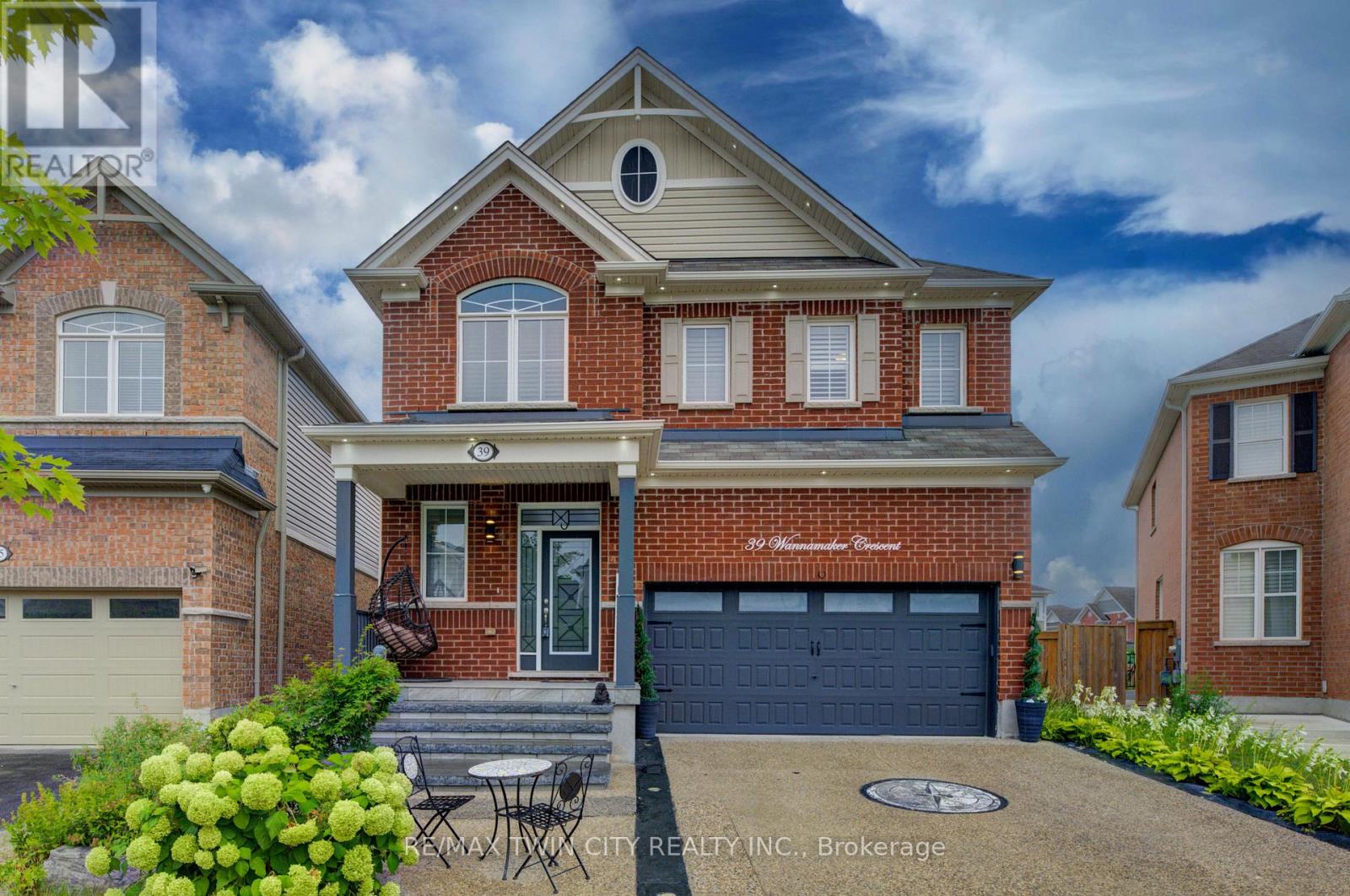 Property at 39 WANNAMAKER CRESCENT image 1