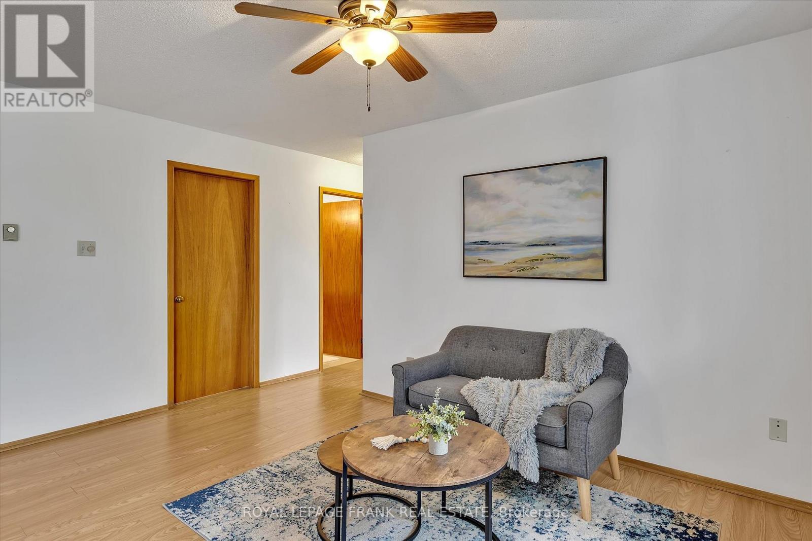 201 - 2406 Mountland Drive, Peterborough West, Ontario  K9K 2E1 - Photo 7 - X12355759