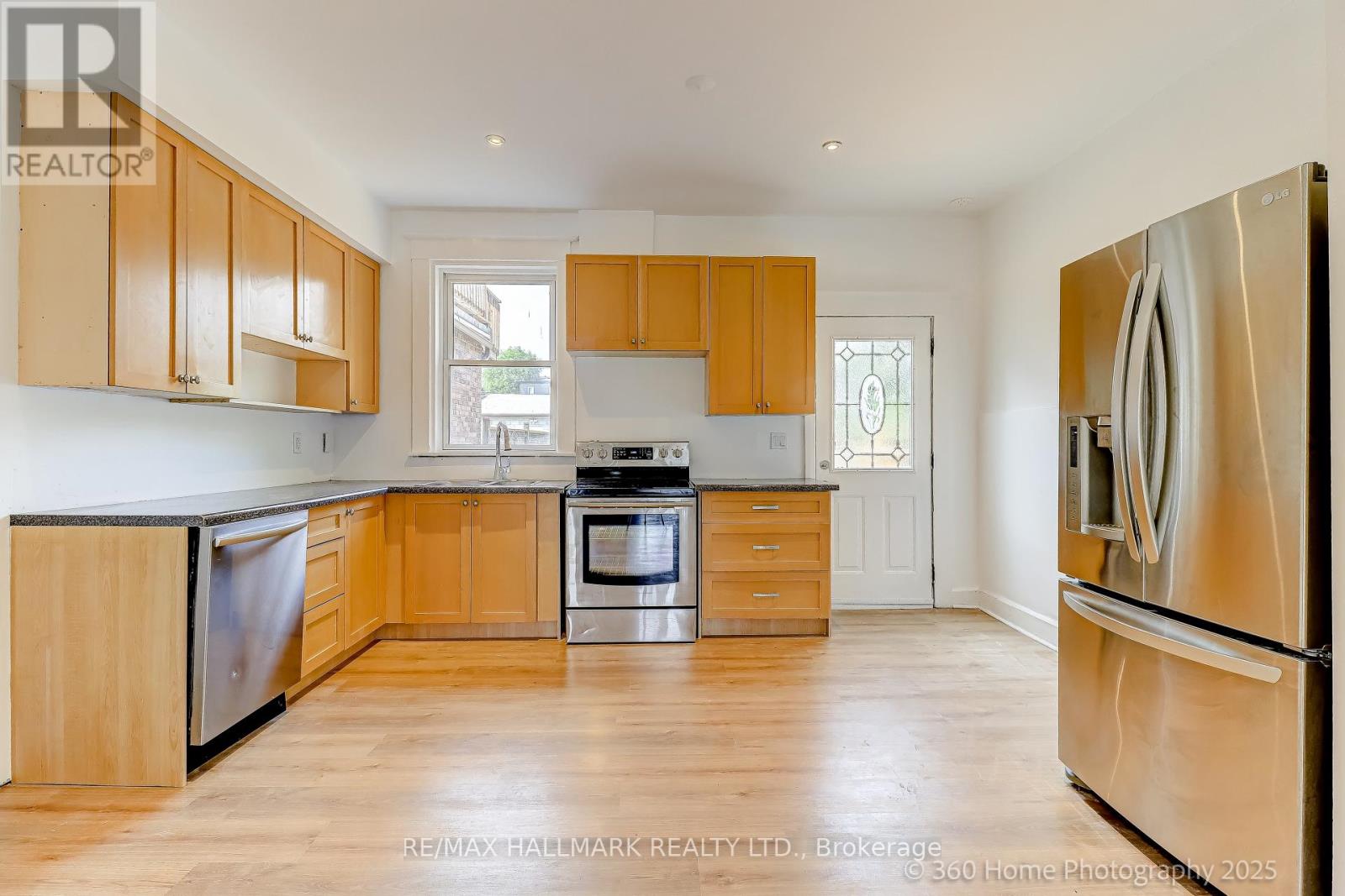 18 Conway Avenue, Toronto, Ontario  M6E 1H2 - Photo 10 - C12355752