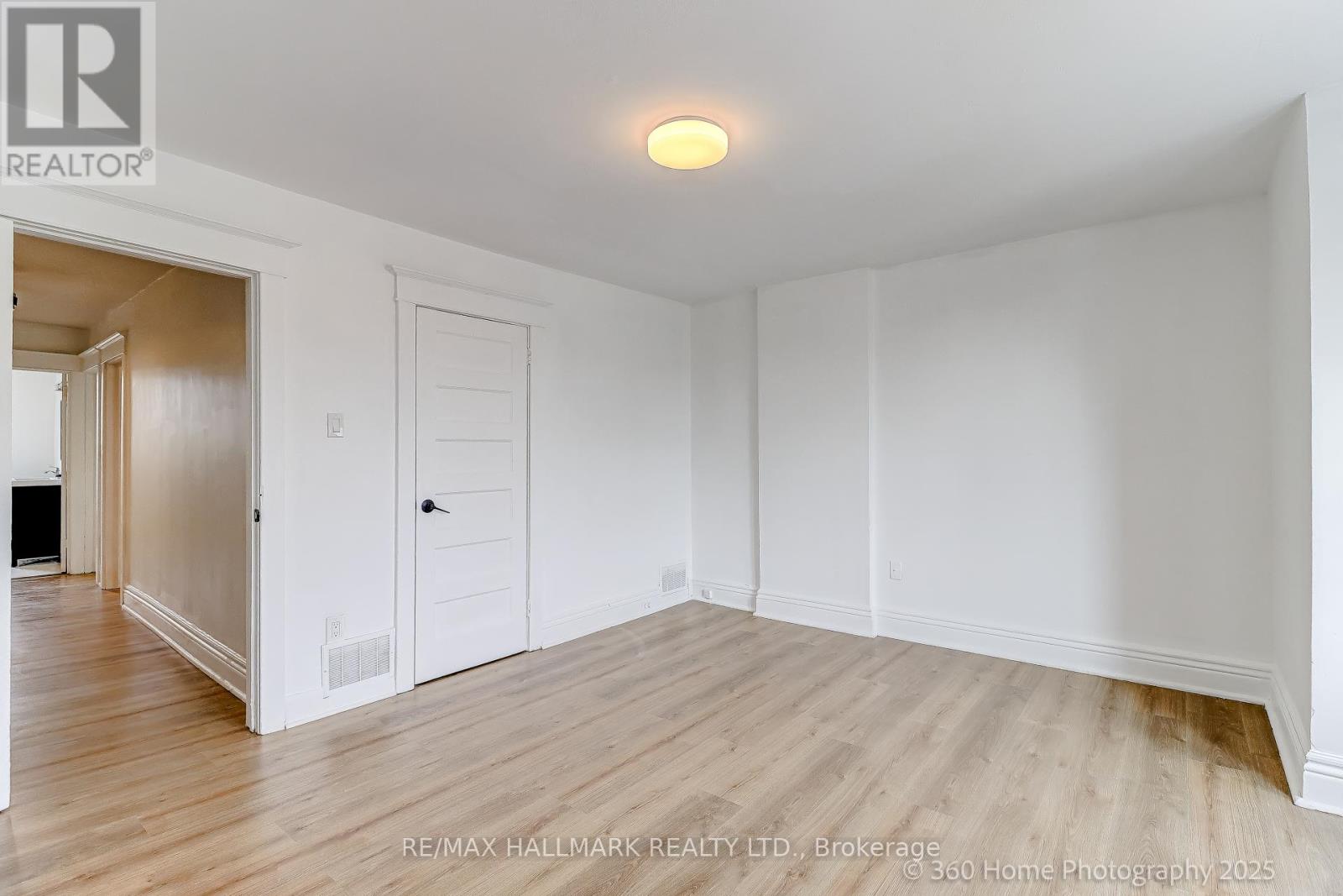 18 Conway Avenue, Toronto, Ontario  M6E 1H2 - Photo 18 - C12355752