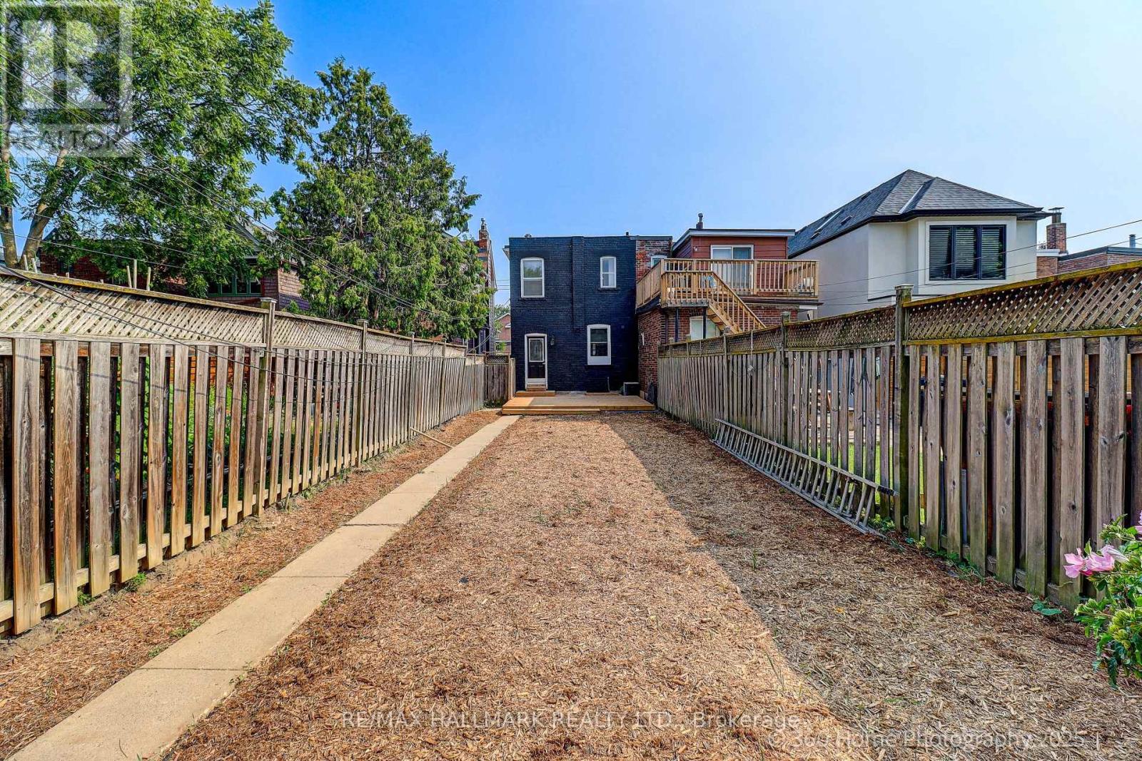 18 Conway Avenue, Toronto, Ontario  M6E 1H2 - Photo 25 - C12355752