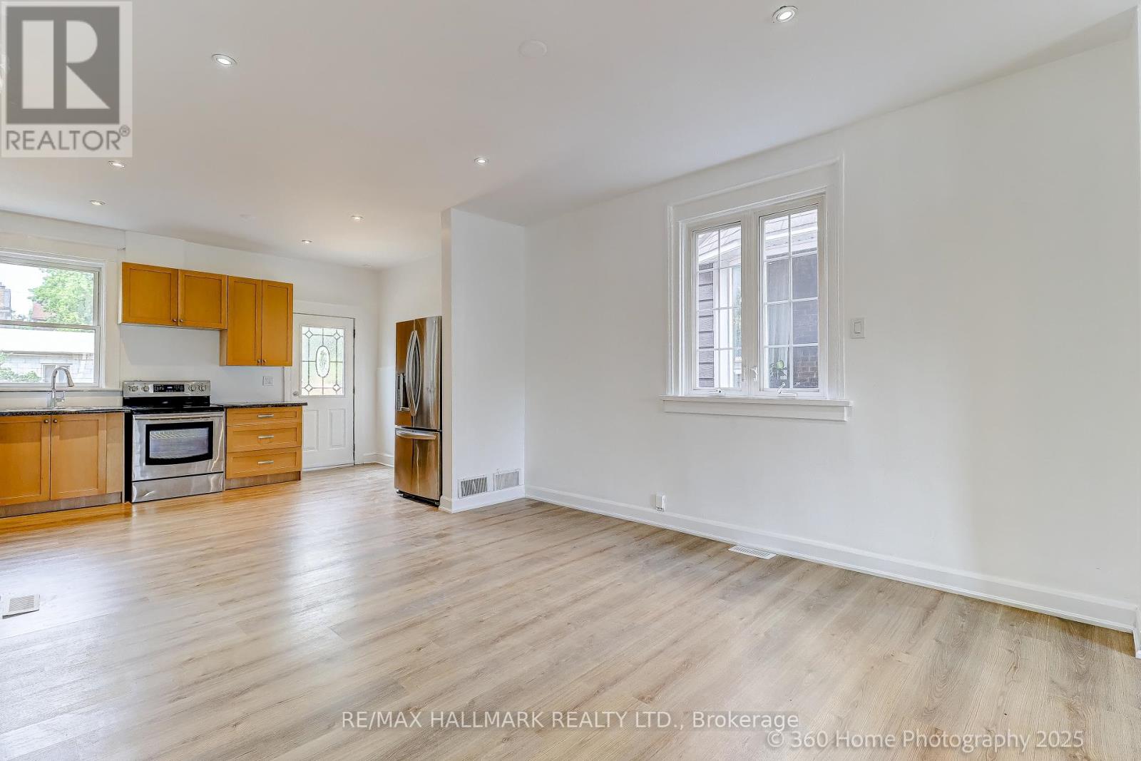 18 Conway Avenue, Toronto, Ontario  M6E 1H2 - Photo 9 - C12355752